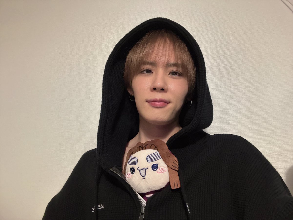 official_yuta14's tweet photo. そろそろこの髪色に戻したっていいよな？

いや、赤髪だっていい。 https://t.co/2FX213Egqs