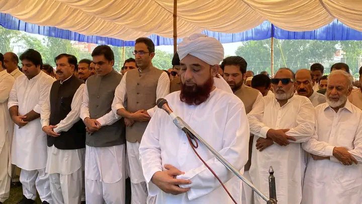juttqx's tweet photo. میرا ان سب خیر خواہوں سے صرف ایک سوال ہے کہ انہیں دنیا کے یہ سب رشتے تو یاد ہیں، صرف اپنے نبی سے رشتہ کیوں بھول گیا ہے؟ شانِ رسالت ﷺ پر حملے کیے جارہے ہیں لیکن ان غیرت کیوں نہیں جاگ رہی https://t.co/osGqxkm9Vt