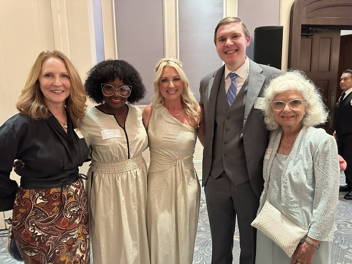 Hewitt4House's tweet photo. Amazing evening with amazing people last night supporting @VitaeFoundation with a great keynote by @Riley_Gaines_! https://t.co/ZP0KatTAo8