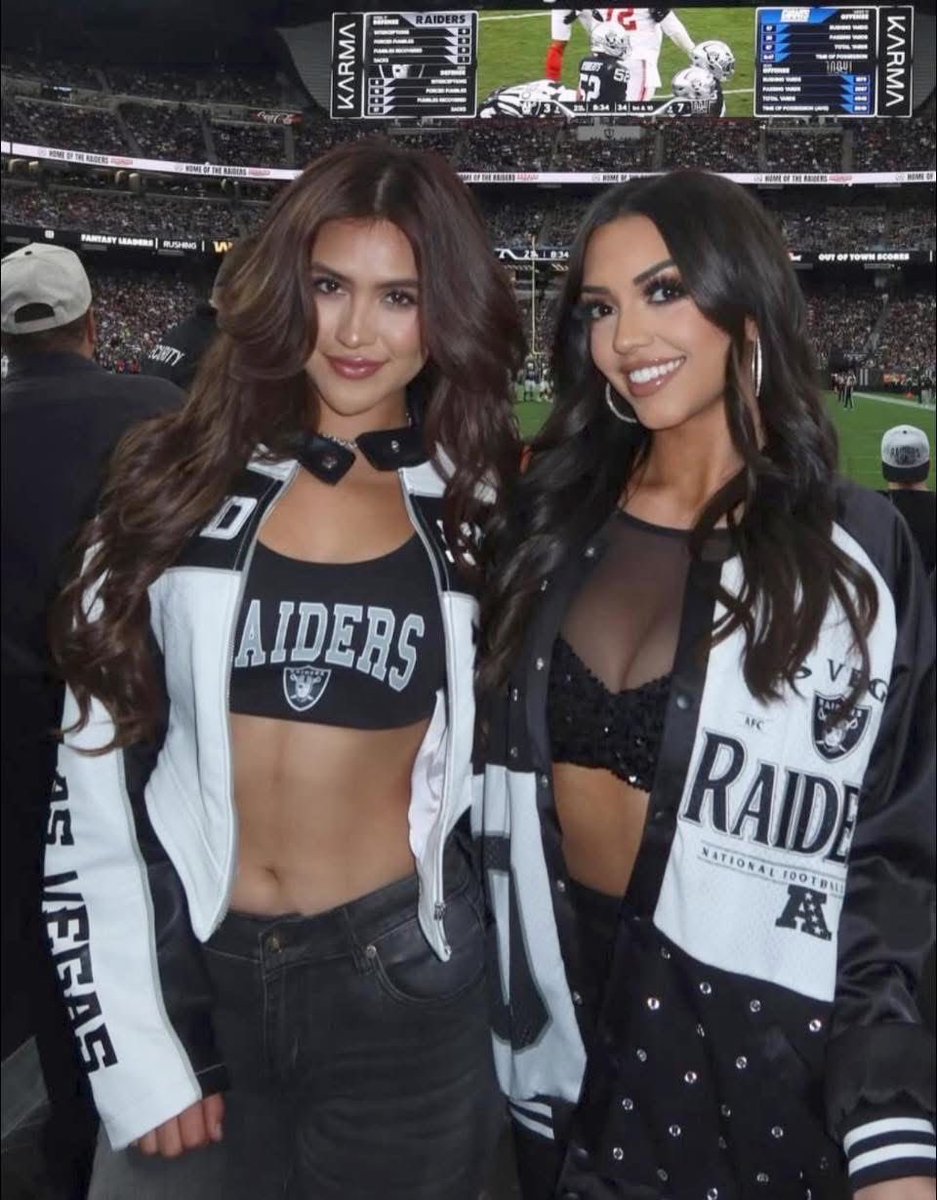 Rdrneil's tweet photo. #1nation #Raiderettes #Raiders https://t.co/ZIuRcDsPtS
