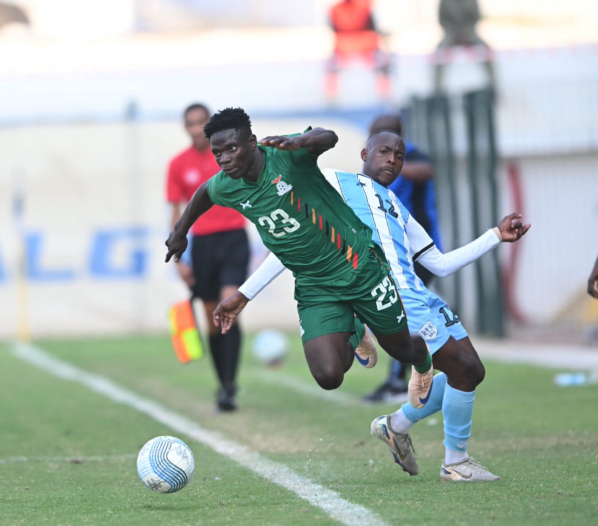 COSAFAMEDIA's tweet photo. FULL TIME
ZAMBIA ๐ฟ๐ฒ 3๏ธโฃ ๐ 1๏ธโฃ ๐ง๐ผ BOTSWANA
โฝ๏ธ #13 Daniel Silubonde ๐ฟ๐ฒ
โฝ๏ธ #21 John Foloko ๐ฟ๐ฒ
โฝ๏ธ #17 Kent Murandu ๐ง๐ผ
๐ฅ Zambia take all three points after a lively contest in Maputo.
#COSAFAU20 #COSAFA #ZAMvBOT #Maputo2026 #Football https://t.co/IEnjWjhwRj