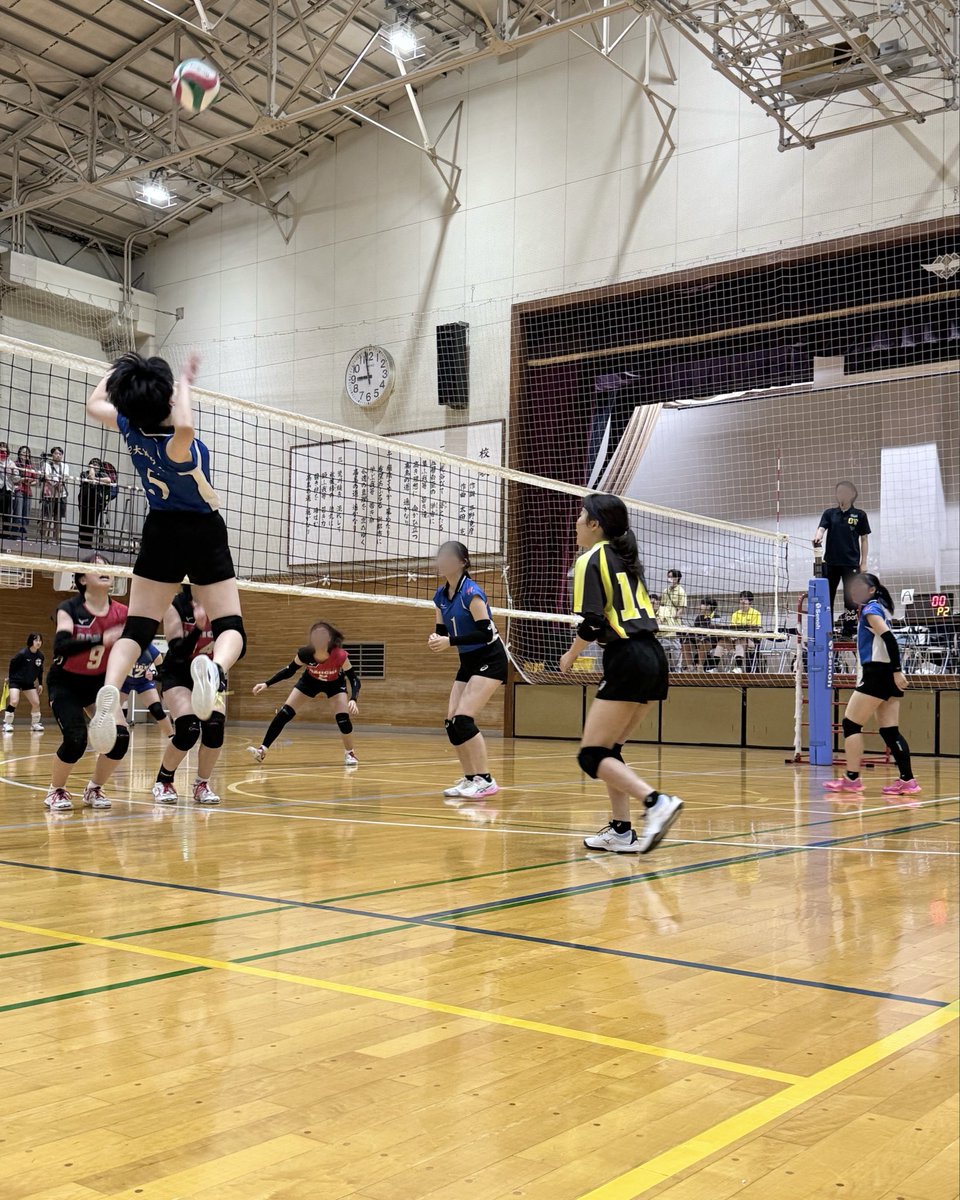 NT_VGC's tweet photo. 9/23 春高予選第2ラウンド報告

0-2 昭和第一

ベスト32のひとつ��への挑戦でしたが，力及ばず敗退しました。負けたからこそ見えた課題を受け止め，これからの練習につなげてきたいです。
本日も応援に来てくださった保護者のみなさま，ありがとうございました。引き続きよろしくお願いします。 https://t.co/8XM4KNjf14