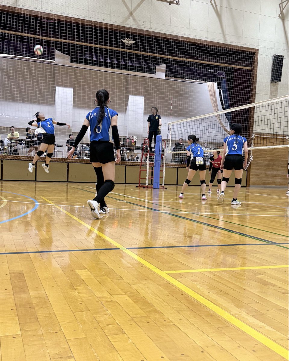 NT_VGC's tweet photo. 9/23 春高予選第2ラウンド報告

0-2 昭和第一

ベスト32のひとつ��への挑戦でしたが，力及ばず敗退しました。負けたからこそ見えた課題を受け止め，これからの練習につなげてきたいです。
本日も応援に来てくださった保護者のみなさま，ありがとうございました。引き続きよろしくお願いします。 https://t.co/8XM4KNjf14