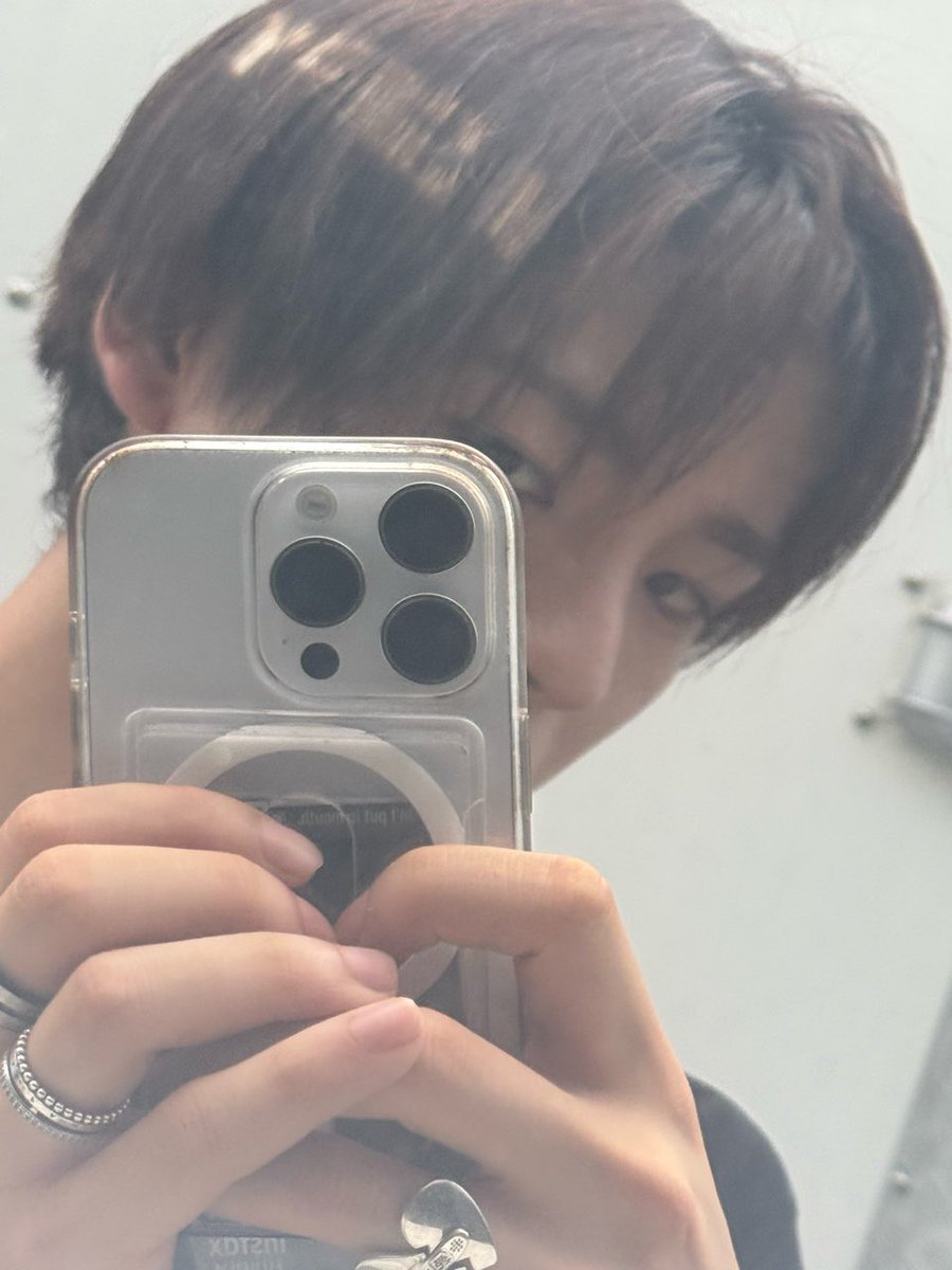 by_405's tweet photo. 260924 00:13 KST
⭐️📸 https://t.co/oLMkTlE6YC