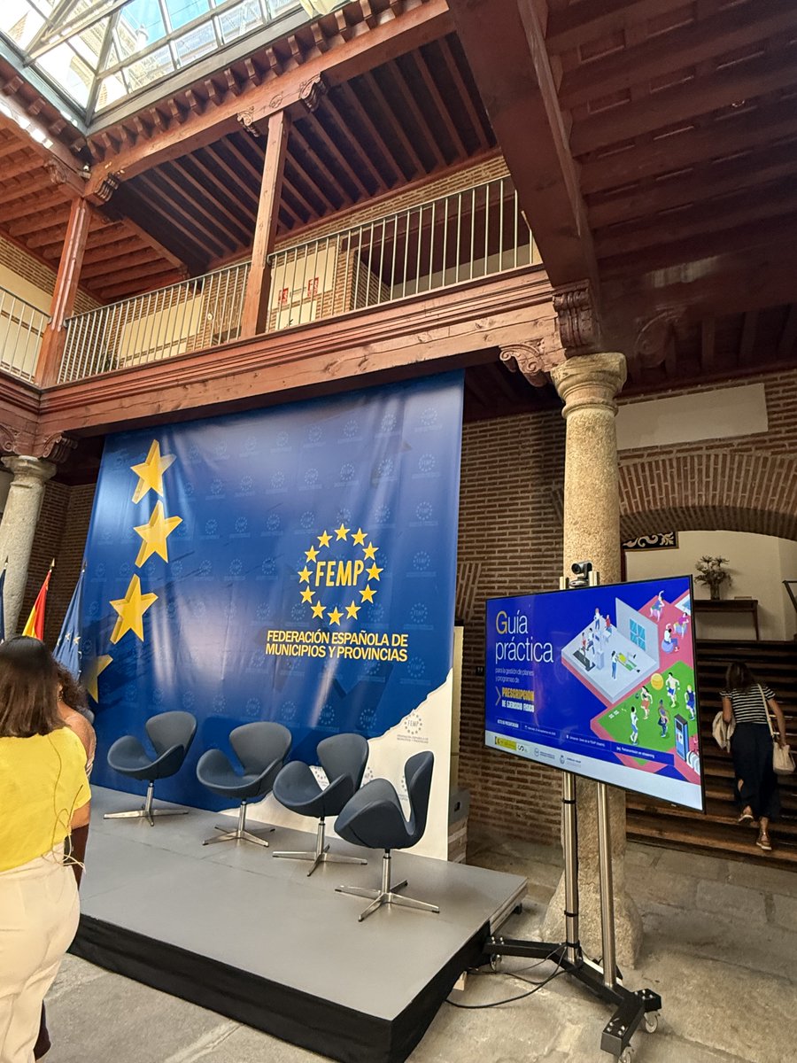 fep_pacientes's tweet photo. Nuestra vocal Elena Moya ha participado en la presentación de la Guía práctica de los #PAEF.

Desde FEP defendemos que pacientes y organizaciones participen en su diseño, implementación y evaluación.

Las políticas de salud deben contar con las personas. #Pacientes https://t.co/G1mZWoLthw