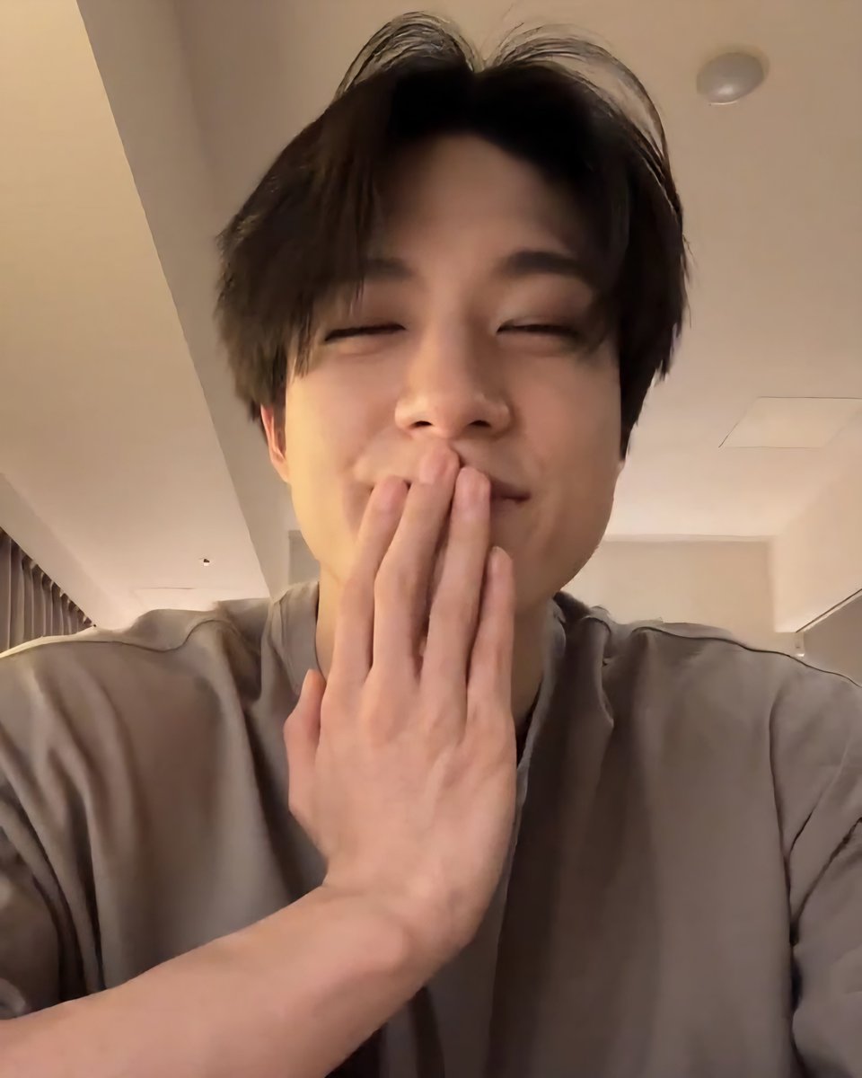 jaempregs's tweet photo. imagine a fic where jm desperately wants a baby that looks like him but every kid comes out as jn's carbon copy. jm is so offended every time, blaming jn's ridiculously strong genes while jn happily collects his little clones and watches his husband carry another one (.◜◡◝) <3 https://t.co/nyKwsGlFve