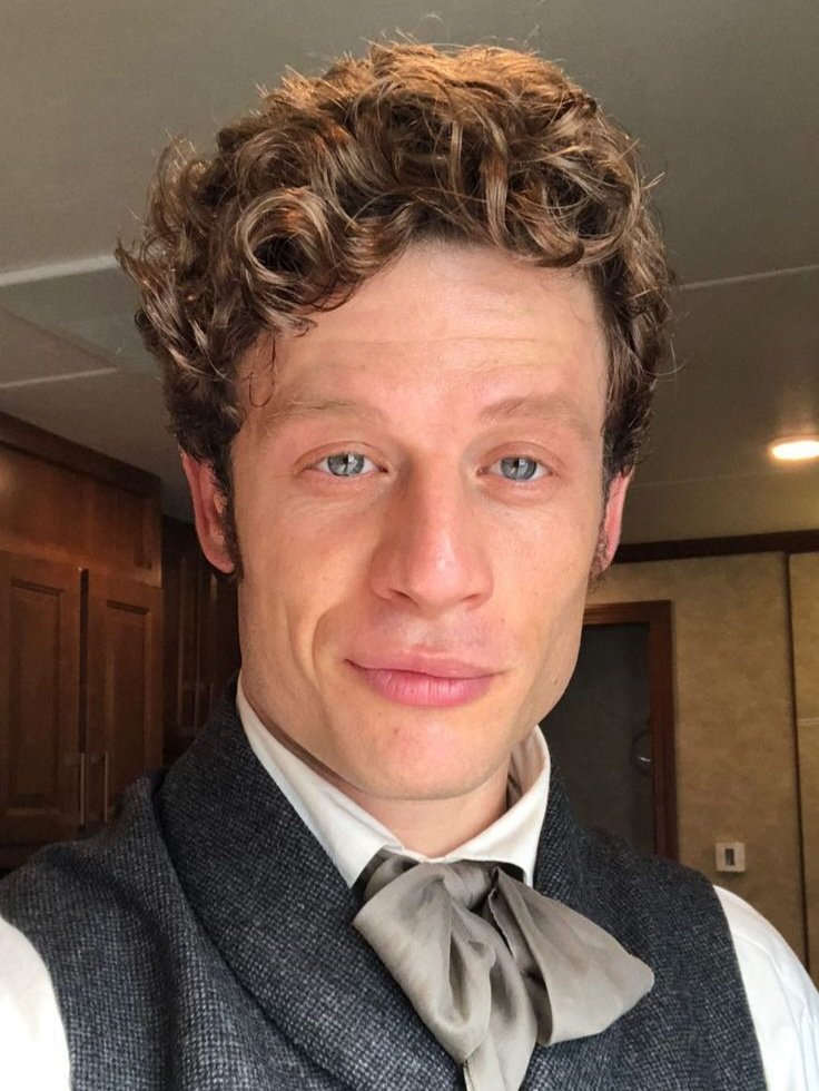 blyththekid's tweet photo. james and his mandatory character selfies https://t.co/Gd9uW41Gla