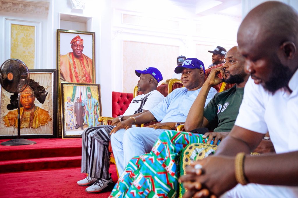 Hon_Danjo's tweet photo. Today in Ogbomoso, we held a town hall meeting themed โ2027 and Beyond: Building Oyo APC Youth for Electoral Success in Oyo State.โ
The engagement provided an opportunity to connect with members and stakeholders, exchange ideas, and discuss the role of the youth in strengthening the party and shaping the future of Oyo State.
We also paid a courtesy visit to the palace of the Soun of Ogbomoso, His Imperial Majesty, แปba Ghandi Afแปlรกbรญ Oladunni แปlรกoyรจ, Orumรณgege III, where we were warmly received.
It was a productive and inspiring day of engagement, dialogue, and community connection in Ogbomoso.
@lamijuakala
@titilopegb
@mrlurvy
@SenSharafaAlli
@unusual_Glory