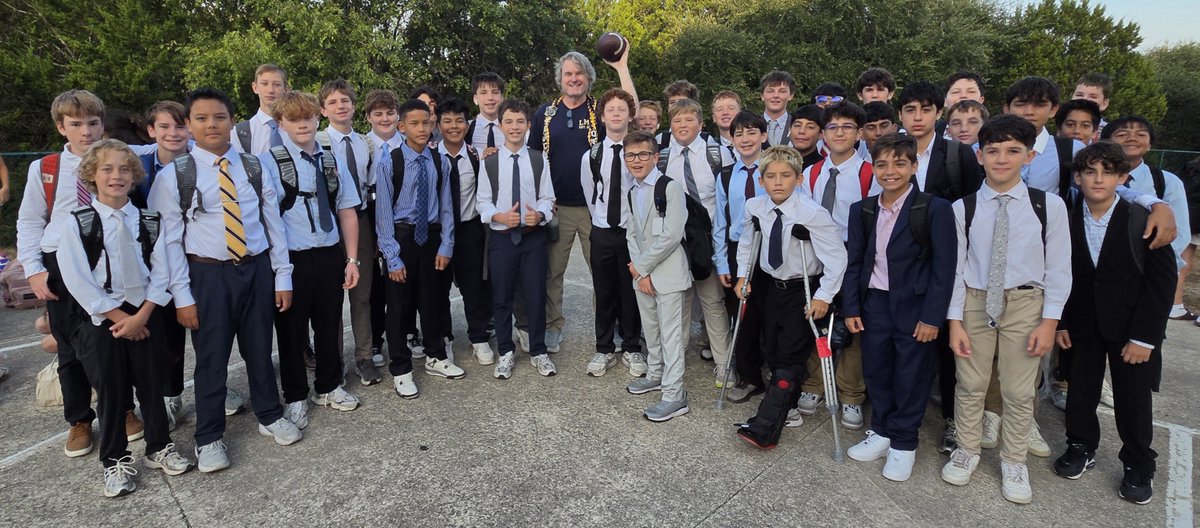LPBoysAthletics's tweet photo. Congratulations to Mr. Hoggard! Our Teacher of the Week for our matchup today against @bradleyNEISD.
#HUNTASONE #THESTANDARD #teacheroftheweek
@lopezneisd @NEISD @NeisdAthletics https://t.co/1OijTGn7lH