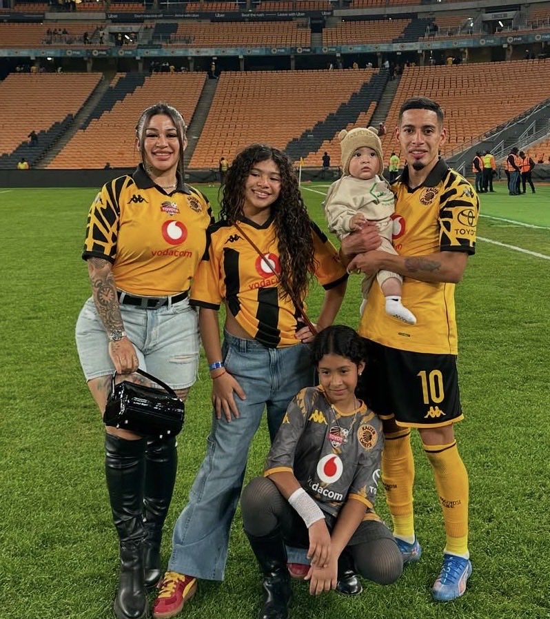 amandam4life's tweet photo. Sirino’s  kids were all born in different countries.

“🇨🇱🇿🇦🇺🇾” https://t.co/VLzKy8AUMx