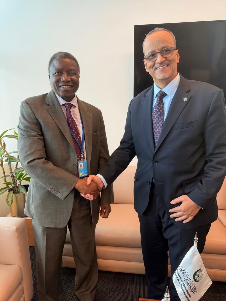 OIC_OCI's tweet photo. OIC Secretary-General Meets the Special Adviser to the UN Secretary-General on the Prevention of Genocide

New York: September 23, 2026

His Excellency Ismail Ould Cheikh Ahmed, Secretary-General of the Organization of Islamic Cooperation (OIC), met with His Excellency Dr. Chaloka Beyani, Special Adviser to the UN Secretary-General on the Prevention of Genocide, on the sidelines of the 81st session of the UN General Assembly in New York.

The two sides discussed issues of mutual interest, foremost among them developments in Palestine. His Excellency the OIC Secretary-General stressed the need to halt the aggression, provide international protection for the Palestinian people, and hold accountable those responsible for grave violations of international law.

Dr. Beyani praised the OIC's role in documenting violations and promoting tolerance and justice, emphasizing the importance of strengthening cooperation with the United Nations to counter hate speech, advance preventive diplomacy, and prevent crimes against humanity.

#UNGA81 #OIC #GenocidePrevention #Palestine