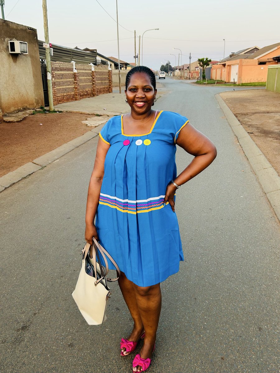 lebogang_tema's tweet photo. I don’t have a sad story, I just need someone to send me ya 6 pack fela to celebrate Heritage Day @SavannaCider https://t.co/GXjMGIy9sF