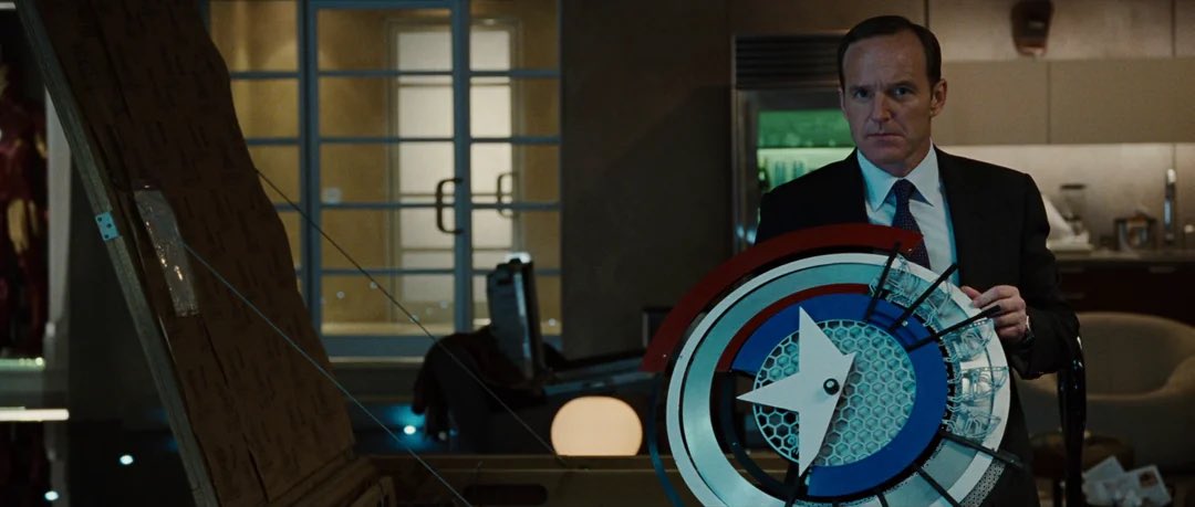 starkwasps's tweet photo. tony stark being a toxic nonsharing steve yumeshipper https://t.co/eKiriK1Az0