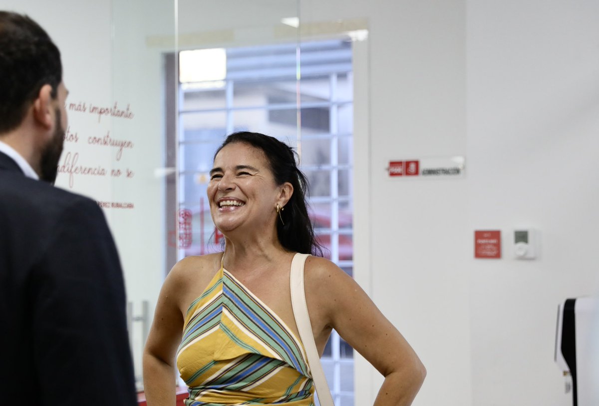 psoeex's tweet photo. 🤝 Nuestro secretario general, Álvaro Sánchez Cotrina, junto a ATA Extremadura y su presidenta, @Candelaria_Carr, para escuchar y trabajar conjuntamente por las necesidades de los autónomos y autónomas de nuestra tierra. https://t.co/WMOqESwdOJ