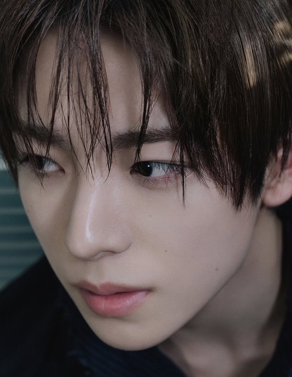 hwifromtk's tweet photo. 눈썹 진한거 너무너무좋아요 너무너무 잘생겼어요... https://t.co/3qUBlqoTTR