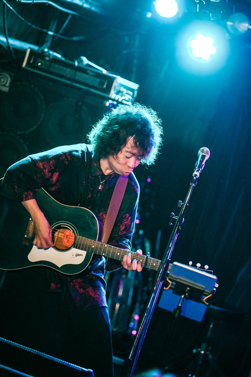 SaitoKei1010's tweet photo. HAKOCUBE CARNIVAL!!
ありがとう!!

今日きっと誰よりもこの場所で音楽したかっただろう岩船ひろきの代打で
魂で歌った。
松田礼央最高だった。

今日久しぶりに再会した男性の方が
“この歌声を生で聴きたいと思った”
と言って
10/10 ワンマンのチケットを持って帰ってくれた。

photo by @yokkoi_set https://t.co/2idARey2Ch
