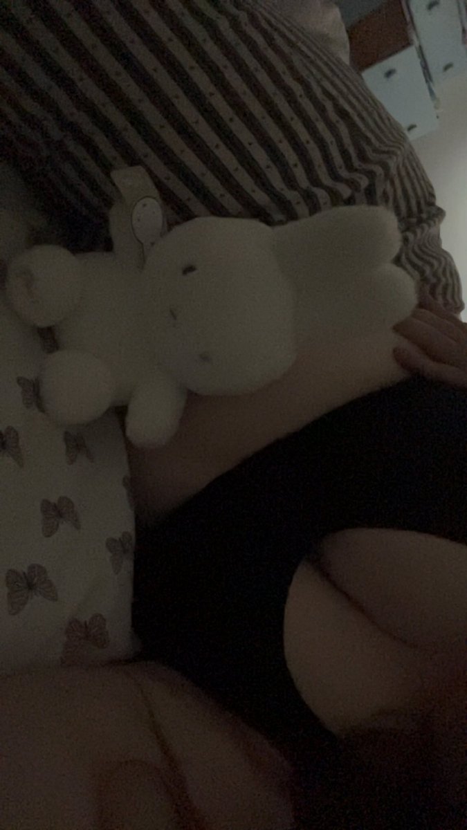 silli_melli's tweet photo. Goon morning 🖤 how you’d wake up if I was your gf by the way :3
#nsfwtwt #puppygirl https://t.co/Nuk5VVIaNs