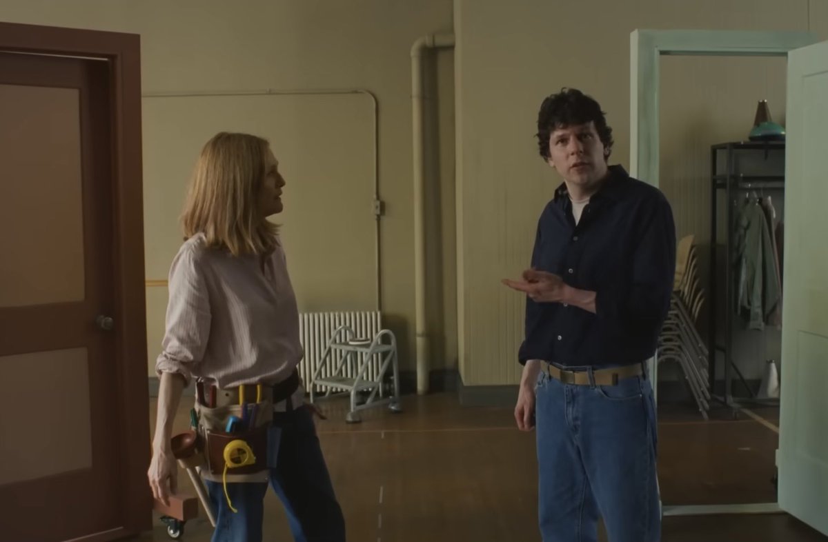 FilmUpdates's tweet photo. Jesse Eisenberg raves about Julianne Moore to Harper’s Bazaar:

“Julianne has been my favorite actress since I started watching movies about adults. I feel so indebted to her, like I should be carrying her on a bed through the desert into an oasis so that she can have water. I’m in awe of her talent.”