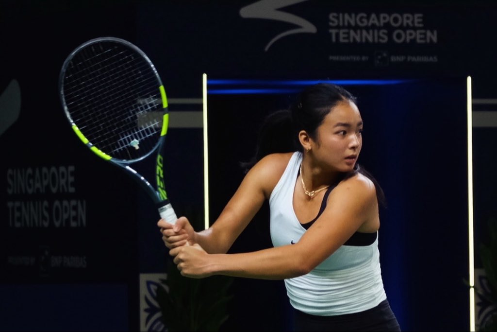 jeffcanoy's tweet photo. Pinay tennis ace Alex Eala hits the practice courts on the eve of her first match at the #singaporeopen. Laban Alex! 🇵🇭 https://t.co/j8W1ZipK8C