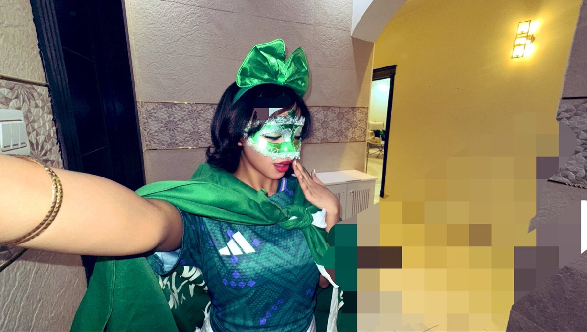 yiii69s's tweet photo. #swaaaag💚🤍 https://t.co/swpGFc8Z94