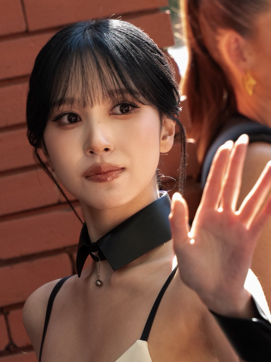 zou77Z_misana's tweet photo. MINA FENDI FW27🖤

🔗https://t.co/BTucjFFVbx

#ミナ #미나 #TWICE #트와이스
#MINAxFENDI #FendiSS27
#MFWSS27 #MYOUIMINA https://t.co/rGNlAiWfAF