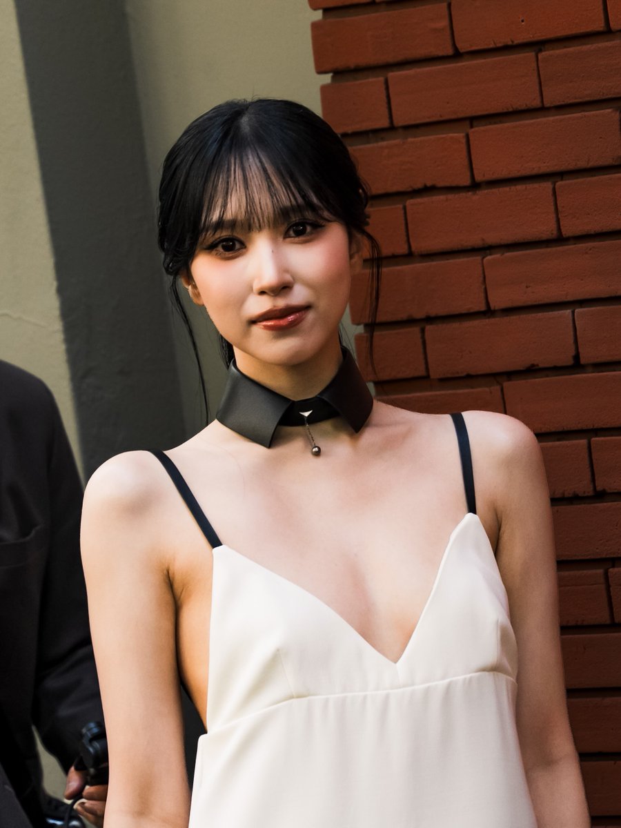zou77Z_misana's tweet photo. MINA FENDI FW27🖤

🔗https://t.co/BTucjFFVbx

#ミナ #미나 #TWICE #트와이스
#MINAxFENDI #FendiSS27
#MFWSS27 #MYOUIMINA https://t.co/rGNlAiWfAF