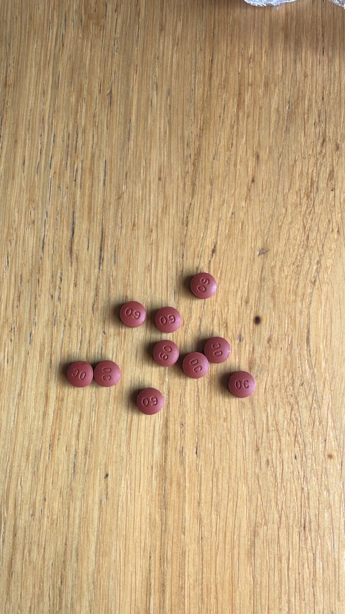 Percfressor's tweet photo. Oxy 60 Mundis rarer than 80s #drugtwt https://t.co/LGe3xMg8Tf