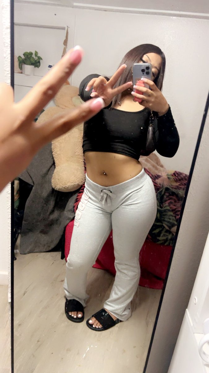 GoddessElainaa's tweet photo. Come spoil a queen like me to see if you’re worthy of my attention. https://t.co/vQH3aIucoi