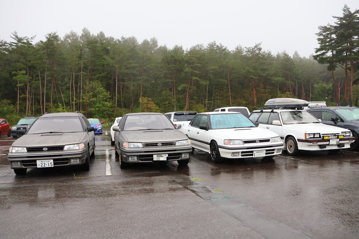 fuuki62023746's tweet photo. #富士でスバルの秋祭り

BOXERさん所有のGC8 WRCマシンの生音が聴けて鳥肌ものでした！
最後にはフォロワーさん達とレオーネ、初代、２代目並べが出来て嬉しかったです！
新たに51E 屋根付きBGのオーナーとも繋がることができました☺️

お会いした方々もありがとうございました🙇 https://t.co/w70SWs1NwX