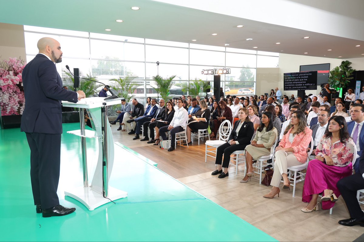 ANJE_RD's tweet photo. ANJE celebra con éxito la 3ra edición de Ciudades Inteligentes y Movilidad Sostenible.

 #ANJE
#CiudadesInteligentes 
#MovilidadSostenible https://t.co/HnE9MS88Ec