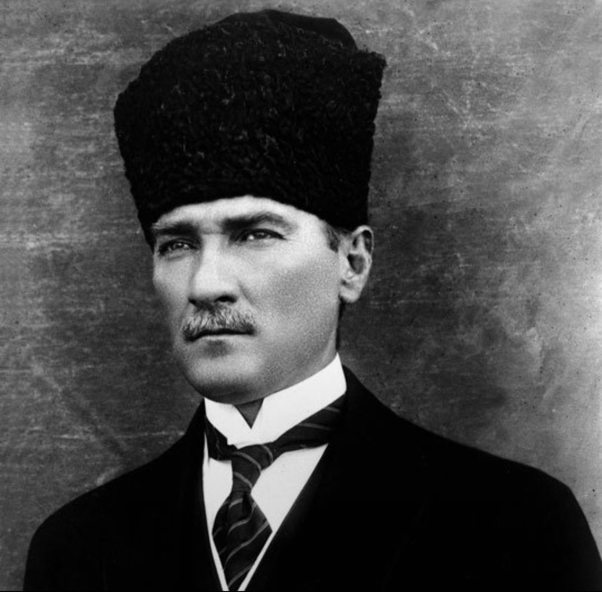 OO7Ran's tweet photo. Çok büyük adam. Boklu oyununuzu götünüze sokun. @PdxInteractive @HOI_Game https://t.co/nTbgAa2qCU