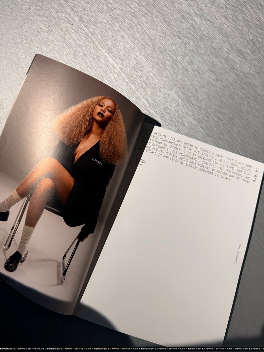 Bey_Online's tweet photo. Photo: New Cécred Photoshoot

https://t.co/ke4wKxrQIj https://t.co/cPrC2KNz9c