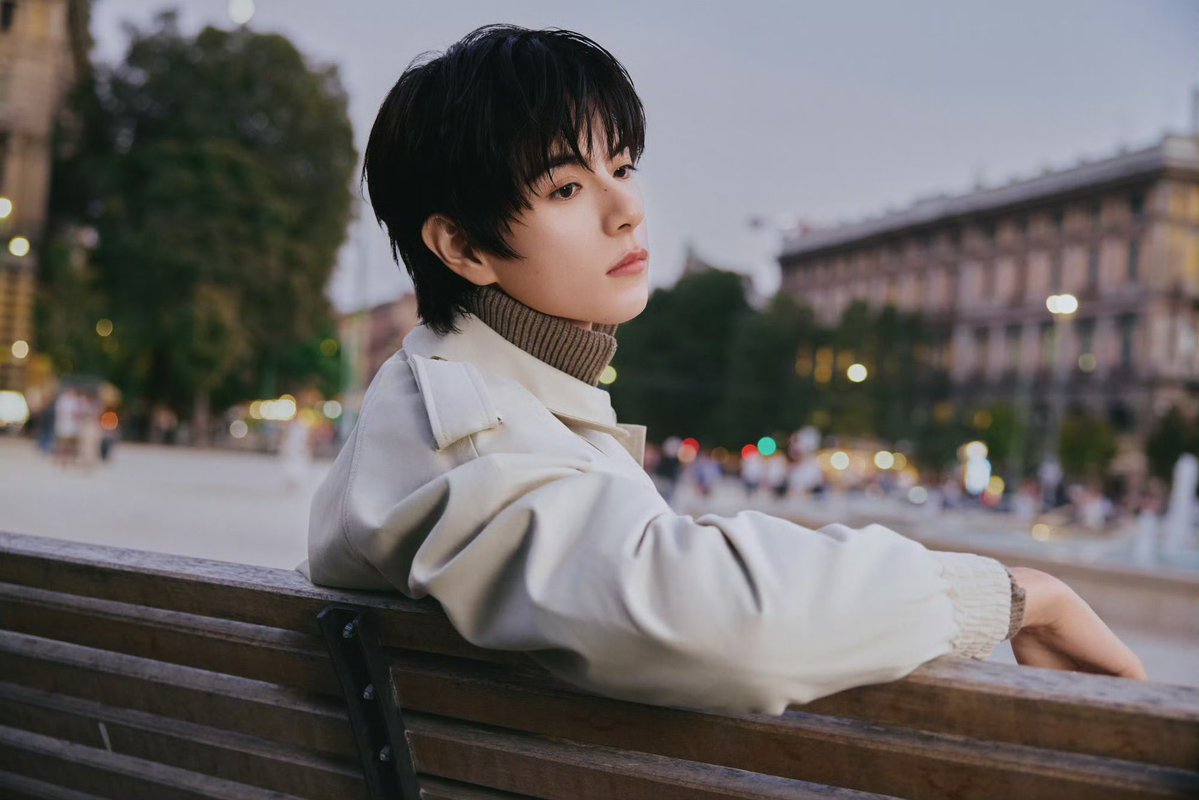 859G9's tweet photo. We are so proud that Lyu Sitong is heading to Milan to watch MM6 MAISON MARGIELA’s new season runway show.

Aylio stuns at Milan Fashion Week

#LyuSitong
#AylioMFWSS27
#MM6XLyuSitong https://t.co/FIIJy7kRFA