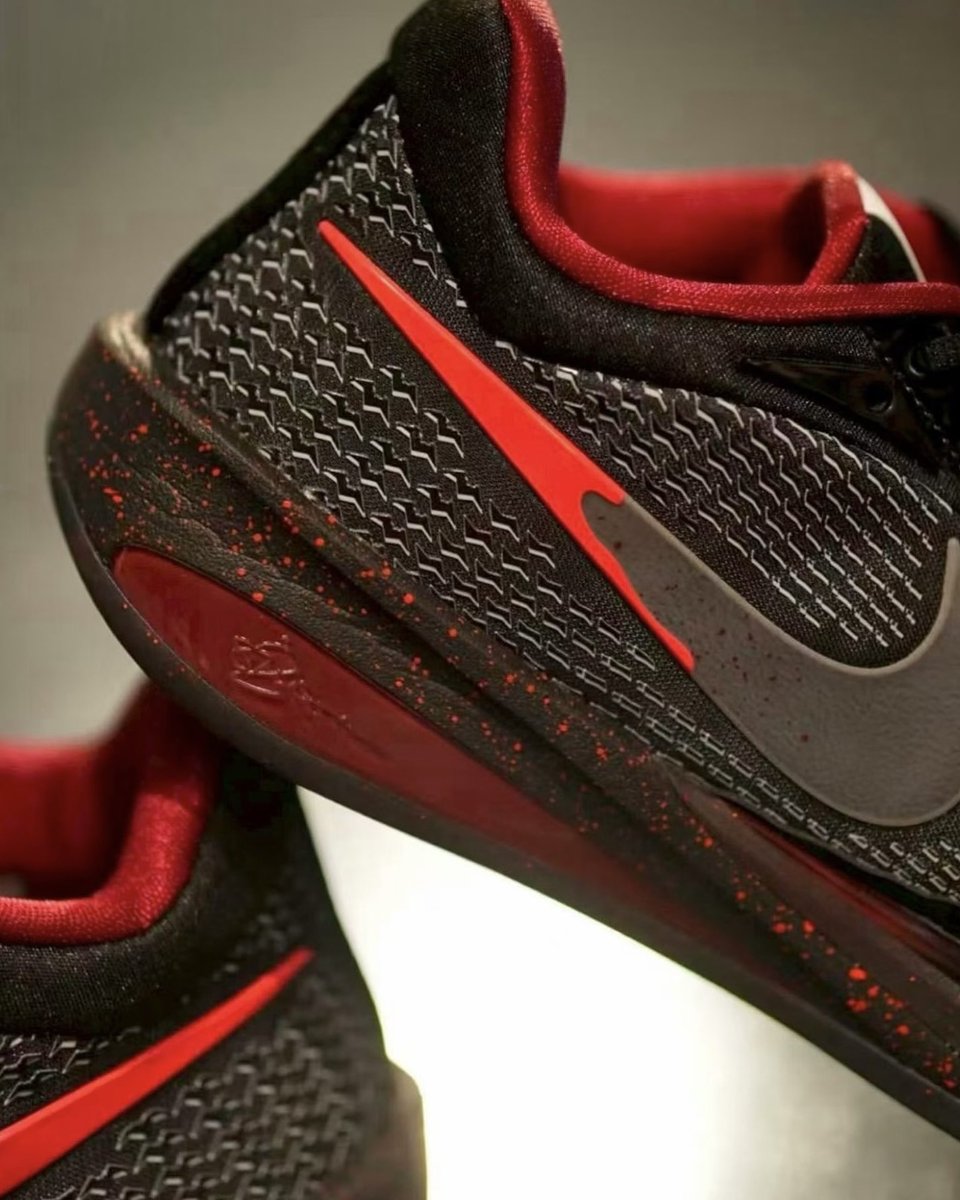 SoleRetriever's tweet photo. FIRST LOOK: Nike Sabrina 4 “Halloween” 🩸 @sabrina_i20 

🗓️ Holiday 2026
📝 IX7058-001
💵 $145
📷 allinliveee (IG) https://t.co/Sd98G7GqTb