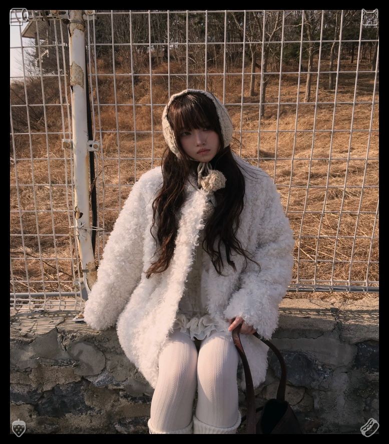 tarokiti4's tweet photo. ⚖️Chess with dad DrawWatch white seagulls glide above blue sea waves stand on quiet shorelines breathe salty air and wash away all heavy troubles stuck deep inside your anxious heart https://t.co/6RAIISWiAM