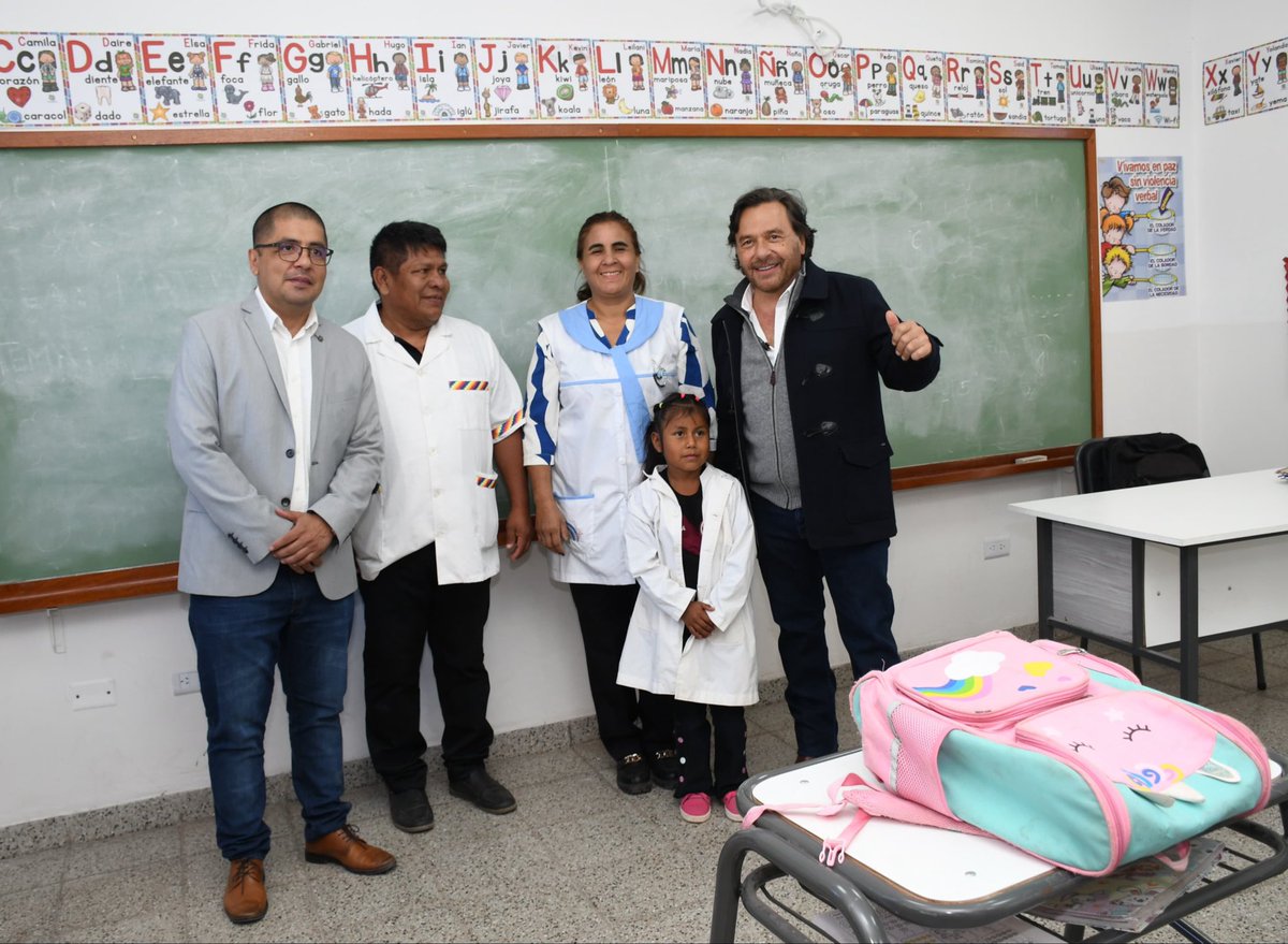 GustavoSaenzOK's tweet photo. Después de 15 años de espera, la comunidad wichí de El Obraje tiene la escuela que tanto soñó.

El nuevo edificio de la escuela Monte Sinaí, en Salvador Mazza, es una realidad. Un lugar donde nuestros chicos podrán aprender, crecer y construir sus sueños.

Cuando la obra quedó paralizada, tomamos la decisión de terminarla, porque para este Gobierno la educación siempre fue y será una prioridad.

¡Que sea el comienzo de muchos sueños, aprendizajes y oportunidades! ♥️