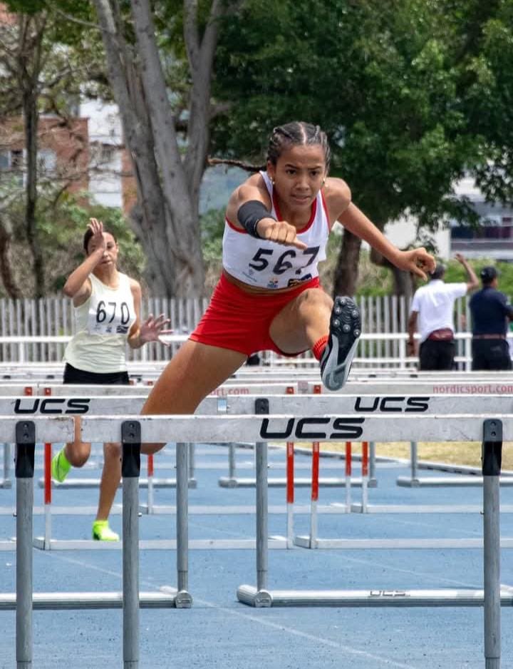 inder_atlantico's tweet photo. 🥇🏃‍♀️ ¡Atlántico brilló en Ibagué! Nuestros jóvenes atletas conquistaron 20 medallas (7 oros, 11 platas y 2 bronces) en los Nacionales U14 y U16.

Además, Francesca Chourio impuso nuevo récord nacional U14 en 80 m vallas con 11.96 s🇮🇩

Felicitaciones ¡Gran actuación! 👏🏻 https://t.co/EZHeXaNgHG