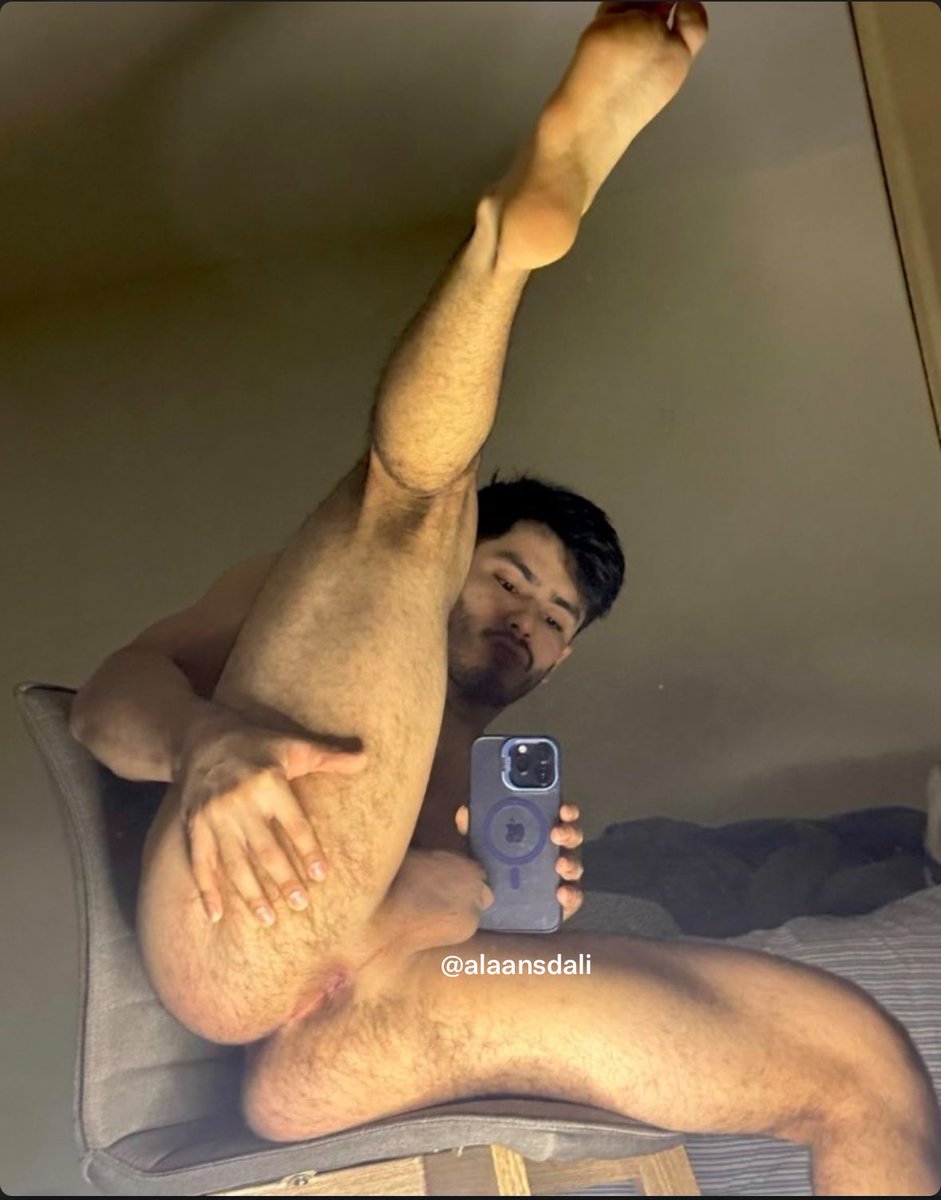 AlaansDali's tweet photo. Lo prometido. Jorgito abriéndose el cul* y una fotito extra 
Esta brutal este vato, ¿que opinan? https://t.co/XDp4cAz2RE
