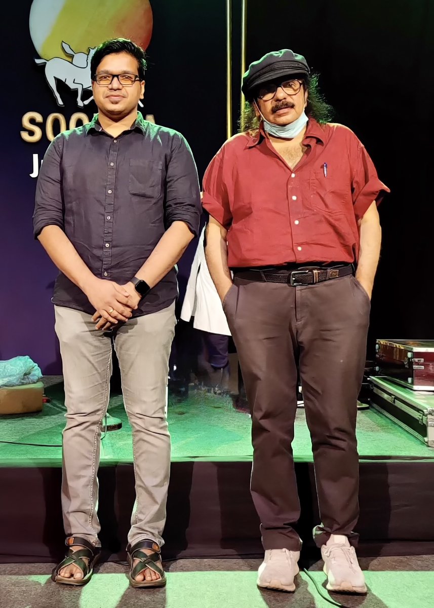 PanickarS's tweet photo. ഏറെ പ്രിയപ്പെട്ട സൂര്യ കൃഷ്ണമൂർത്തി സാർ അന്തരിച്ചു. കലയെ ഇത്രത്തോളം സ്നേഹിച്ച, അതിനായി ജീവിതം സമർപ്പിച്ച മറ്റൊരാളെ എനിക്കറിയില്ല. 1977ൽ ആരംഭിച്ച സൂര്യ ഫെസ്റ്റിവൽ ഇന്ന് ലോകത്തിലെ തന്നെ ഏറ്റവും ദൈർഘ്യമേറിയ കലോത്സവമാണ്. ഓരോ വർഷവും 111 ദിവസം നീണ്ടുനിൽക്കുന്ന ആഘോഷ പരിപാടികൾ. ആയിരക്കണക്കിന് സംഗീതജ്ഞർ, നർത്തകർ, അഭിനേതാക്കൾ, എഴുത്തുകാർ, പ്രഭാഷകർ, രാഷ്ട്രീയക്കാർ ഓരോ വർഷവും സൂര്യയുടെ വേദിയിലെത്തും.

വർഷത്തിന്റെ ഏതാണ്ട് മൂന്നിലൊന്ന് ദിവസങ്ങളിലും കലാപരിപാടികൾ നടത്തണമെങ്കിൽ എത്ര ബൃഹത്തായ ആസൂത്രണം ആവശ്യമുണ്ടെന്ന് ചിന്തിച്ചുനോക്കൂ. കഴിഞ്ഞ ഏതാനും വർഷങ്ങളായി സൂര്യ ഫെസ്റ്റിവലിലെ പ്രഭാഷണ പരമ്പരയായ ടോക്ക് ഫെസ്റ്റിവലിൽ എനിക്കും പങ്കെടുക്കാൻ കഴിഞ്ഞിട്ടുണ്ട്. കഴിഞ്ഞ വർഷം പങ്കെടുത്തു സംസാരിച്ചത് ഡിസംബർ 6നാണ്. ഇക്കൊല്ലം ഡിസംബർ 12നു ഞാനെത്തണം എന്ന് അദ്ദേഹം വീണ്ടും ആവശ്യപ്പെട്ടിരുന്നു.

അതിനുശേഷം ടോക്ക് ഫെസ്റ്റിവലിൽ ഇക്കൊല്ലം പങ്കെടുക്കുന്ന പത്ത് പ്രഭാഷകരുടെയും പരിപാടികൾ ഷെഡ്യൂൾ ചെയ്തുകഴിഞ്ഞെന്ന് അദ്ദേഹം അറിയിച്ചത് ഇക്കഴിഞ്ഞ മെയ് മാസത്തിലാണ്. അതായത് പരിപാടിക്ക് ആറുമാസം മുൻപേ തന്നെ കാര്യങ്ങളെല്ലാം തീരുമാനിച്ചു കഴിഞ്ഞു! ടോക്ക് ഫെസ്റ്റിവലിന്റെ ബ്രോഷർ ജൂൺ മാസത്തിലും, 111 ദിവസത്തെ മൊത്തം പരിപാടികളുടെ ബ്രോഷർ കഴിഞ്ഞ മാസമാദ്യവും പുറത്തിറക്കി കഴിഞ്ഞു. ഇത്ര ഗംഭീരമായ മുന്നൊരുക്കം മറ്റെവിടെയും ഞാൻ കണ്ടിട്ടില്ല.

ഈ കലാത്ഭുതം നടത്താൻ സംഘാടക സമിതിക്ക് ഒരു ഓഫീസോ, സ്ഥിരം ജീവനക്കാരോ, ശമ്പളക്കാരോ ഇല്ലെന്നോർക്കണം. കൃഷ്ണമൂർത്തി സാറിന്റെയും സുഹൃത്തുക്കളുടെയും കലാസ്വാദകരുടെയും സ്ഥിരോത്സാഹവും ഈശ്വരാധീനവും മാത്രമാണ് ഈ കലാമേളയെ ഓരോ വർഷവും യാഥാർഥ്യമാക്കിയത്.

ഇടയ്ക്കുണ്ടായ ഗുരുതരമായ ആരോഗ്യപ്രശ്നത്തിൽ നിന്നും മുക്തനായ ശേഷം അദ്ദേഹത്തോട് ദീർഘസമയം സംസാരിച്ചിരുന്നു. ഇക്കൊല്ലത്തെ പരിപാടികളുടെ കാര്യം കഴിഞ്ഞ മാസം അദ്ദേഹം ഓർമിപ്പിക്കുകയും ചെയ്തിരുന്നു. അതായിരുന്നു അദ്ദേഹവുമായുള്ള അവസാന സംഭാഷണം.

അടുത്ത വർഷം സൂര്യ ഫെസ്റ്റിവലിന്റെ സുവർണ്ണ ജൂബിലി ആഘോഷിക്കുന്നത് കാണാൻ നിൽക്കാതെയാണ് അദ്ദേഹത്തിന്റെ മടക്കം. ഈ കലാസപര്യ അദ്ദേഹത്തിന്റെ അഭാവത്തിലും തുടർന്നു പോകുന്നതാവും അദ്ദേഹത്തിനുള്ള ഏറ്റവും വലിയ സമർപ്പണവും സ്മരണാഞ്ജലിയും.

ചുറ്റുമുള്ളവരോട് തികഞ്ഞ ബഹുമാനത്തോടെ ഇടപെട്ട, ഏറെ ഹൃദ്യമായി സംസാരിച്ച, കലയെ ജീവാംശമായി കണ്ട മഹാനായ ആ കലാസ്വാദകന്, സംഘാടകന്, മനുഷ്യസ്നേഹിക്ക് ഹൃദയവേദനയോടെ വിട. ഹരി ഓം.