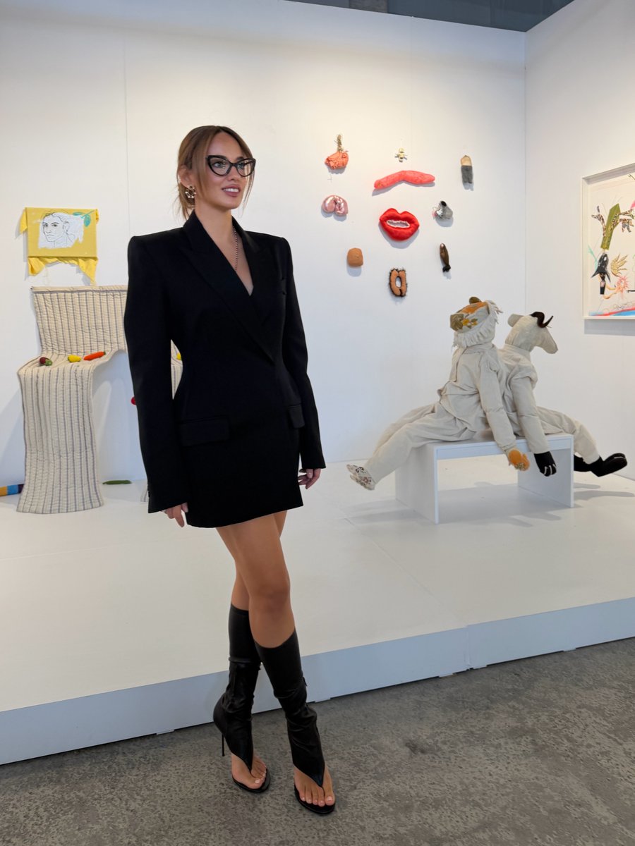 turkybeauty's tweet photo. Seda Bakan Contemporary Istanbul’u ziyaret etti. https://t.co/xwPpLNutuA
