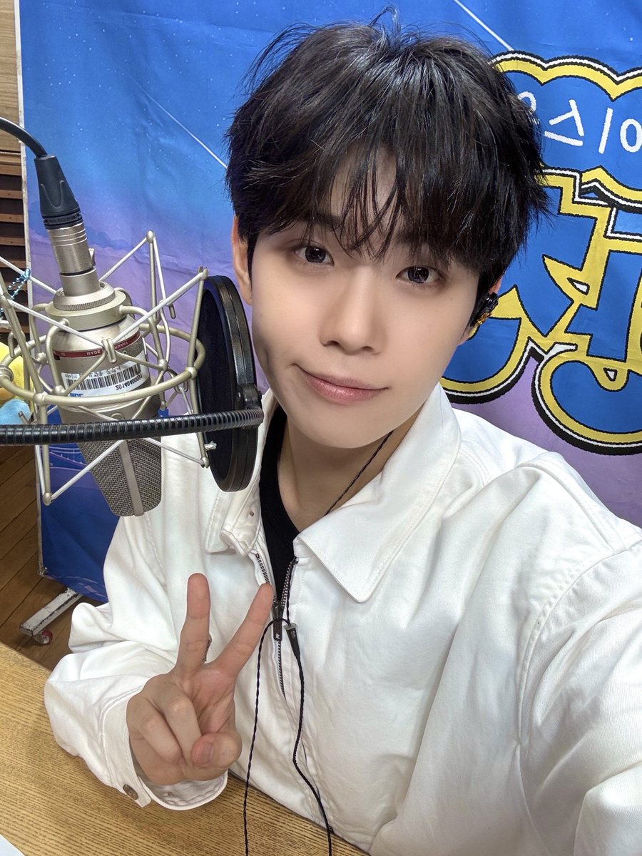 ZB1_official's tweet photo. 260923
MBC FM4U <제로베이스원의 친한친구>

#ZEROBASEONE #ZB1 #제로베이스원 
#KIMTAERAE #김태래 https://t.co/gl0ToNB3dj