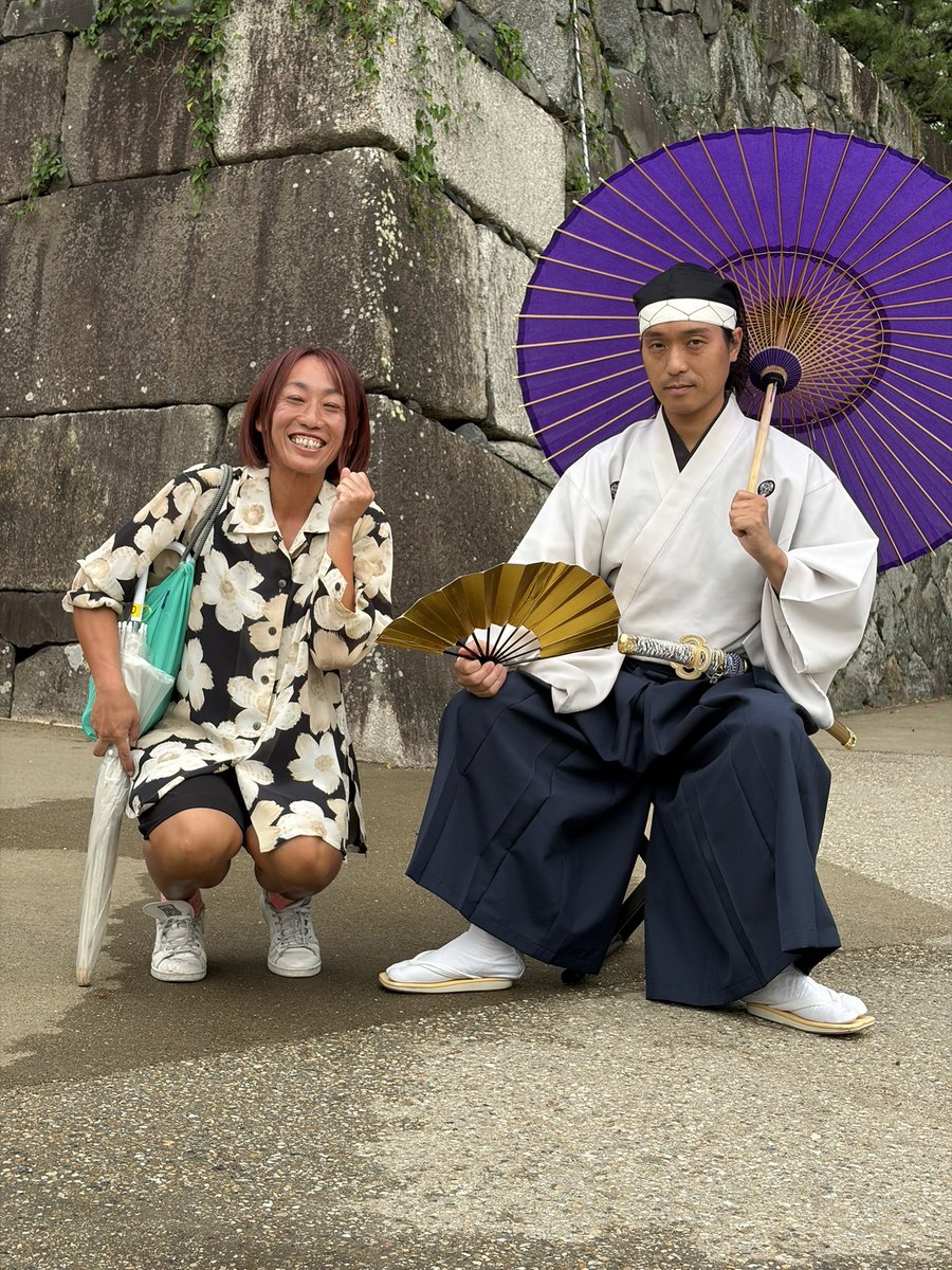 ume2018kitty's tweet photo. 城宝館で刀見たので、
「刀は昔は戦の道具であった中で、美術品として愛でることもあったと思うんですけど、家康様に取って刀の好きなとこというか価値というかはなんですか？」

拡張じゃな。
ｶｸﾁｮｳ、、、？
お主球技は得意か？
球技は不得意です。
走るのは？
走るのは得意です。
その違いは何じゃと思う？
身体の動かし方が下手だから、、、？
身体の動かし方下手なら速くは走れんのじゃぞ、、、

そんな感じでたわいもない私の質問を深く分かりやすいスポーツに例えてお答え頂きました。
将軍の頭の中ってどうなってるんだろ。
#名古屋おもてなし武将隊
#徳川家康 様