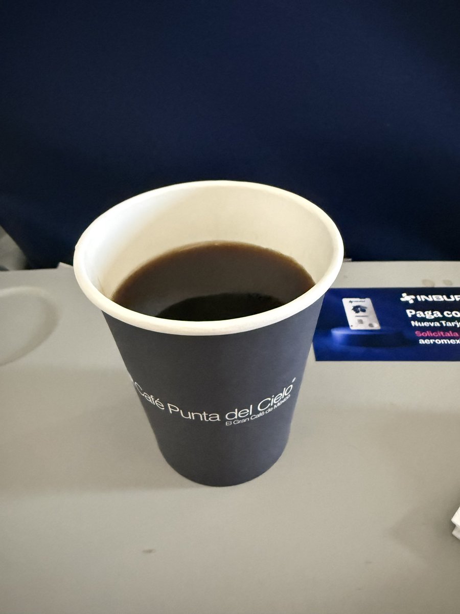 lupoblano's tweet photo. No es #CaféGuetzo pero ya que… https://t.co/ud8rshblY9