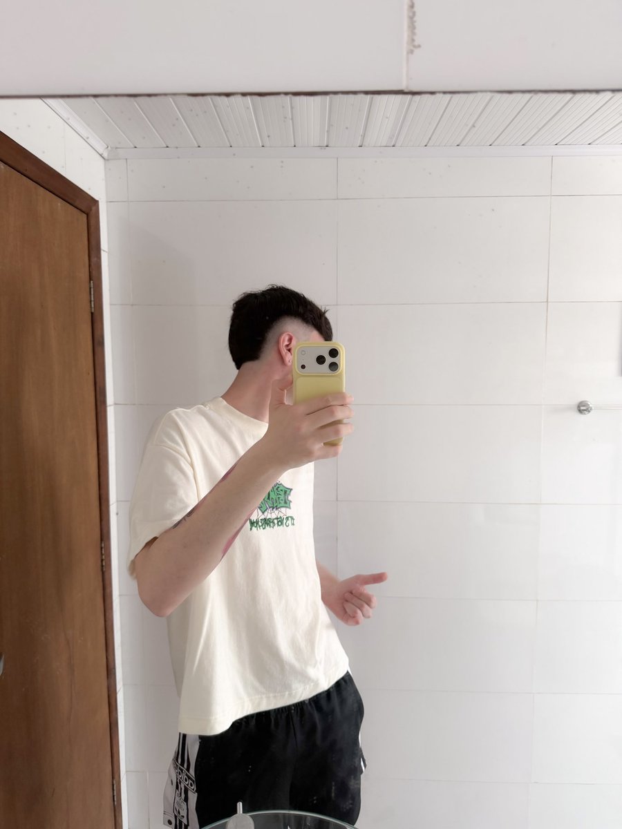 soujuniorx's tweet photo. bom dia x 👀 https://t.co/GedPzB5faI
