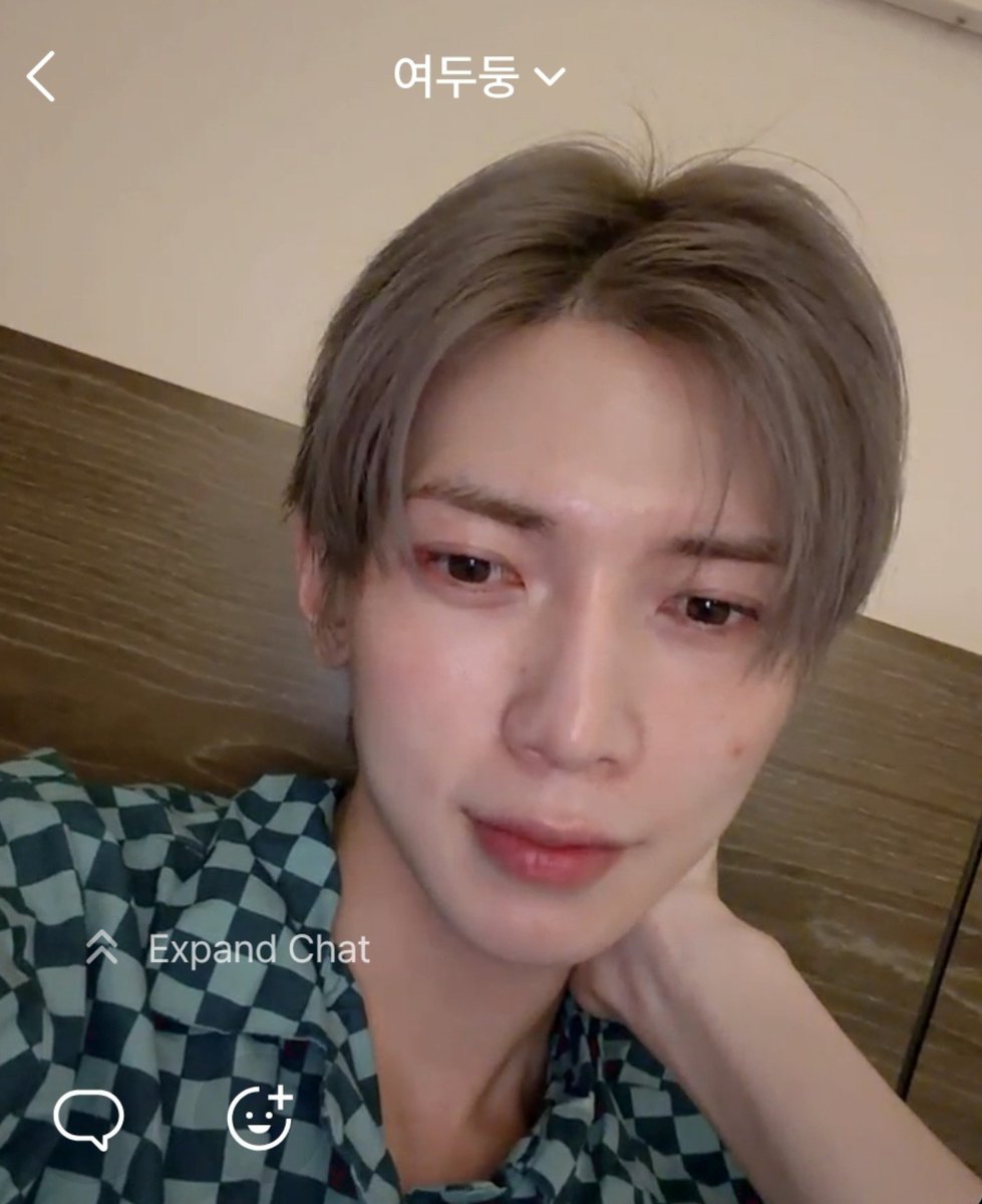 normalmochi's tweet photo. bro be looking like this and smelling like vanilla icecream mannn😭💥 https://t.co/xzKy6Zn3dR