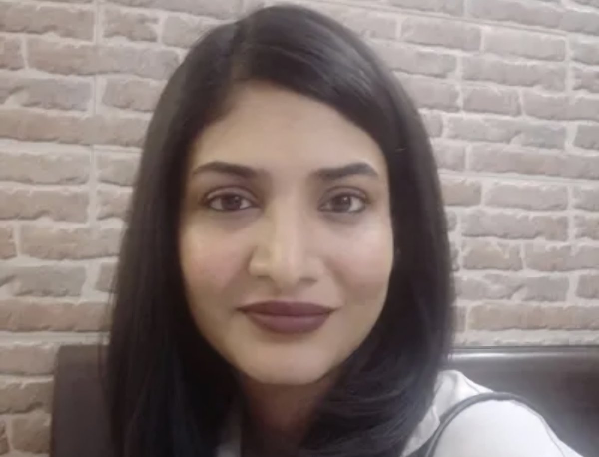 PRADEEP34669972's tweet photo. ये रितिका चोपड़ा हैं।इंडियन एक्सप्रेस की शानदार पत्रकार। जिन्होंने ज्ञानेश कुमार की पोल खोल दी।
रितिका चोपड़ा ने मीडिया नाम की मरती हुई संस्था को ज़िंदा कर दिया है।
मीडिया ने हवा का रूख भांप लिया है https://t.co/6a0Vr0kbCW