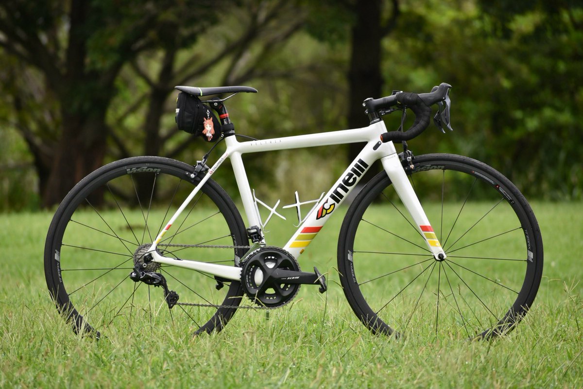 puw1r's tweet photo. 【固定用】

過去車と今車です

GIANT TCR ADVANCED PRO
Team Sunweb

↓

Cinelli VELTRIX

#ロードバイク乗りと繋がりたい https://t.co/PChV3Z9iSb