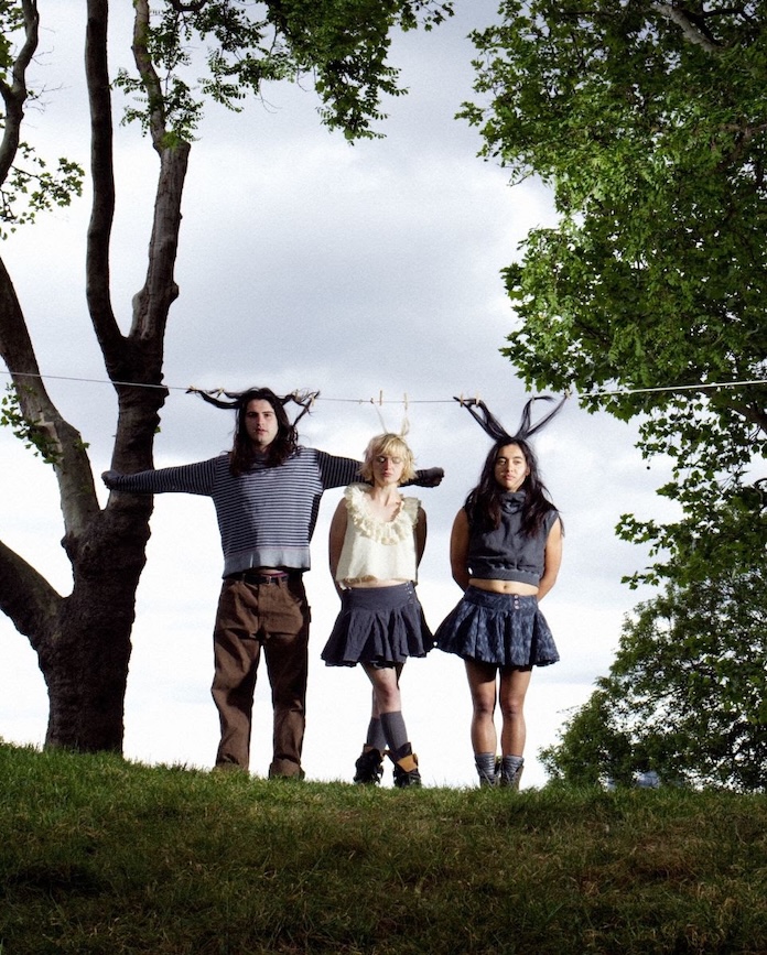 Under_Radar_Mag's tweet photo. London trio mary in the junkyard have shared a new song, “Jane.” It follows their debut album, "Role Model Hermit," released in July via AMF, and comes ahead of their North American tour dates in November. 

https://t.co/1TPirCAMdJ https://t.co/1Rt5HyAZUA