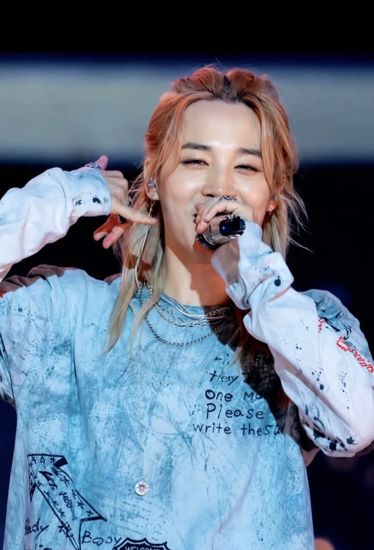FuriousTrusted's tweet photo. #Jimin secures the #5 spot among Instagram’s Top 1,000 Influencers for September, ranking #1 in South Korea. He is also the highest-ranked K-pop artist on the list and the celebrity with the highest engagement rate. #ParkJimin https://t.co/WyuJkGpMZl
