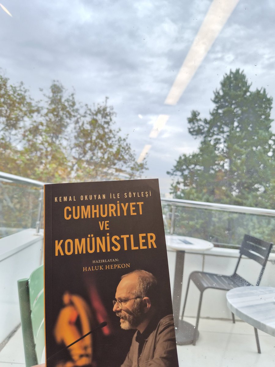 Fesih_taskaya's tweet photo. Ankaranın sanırım kitap okumak için en güzel kitabevi olabilir: Penguen kitabevi... https://t.co/7np0ZXuXbt